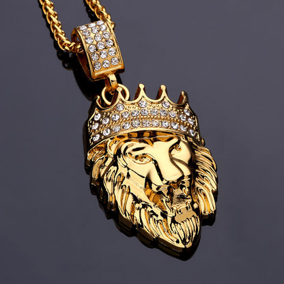 Hip Hop Animal Lion King Crown Pendant Necklace Man Steampunk Gold Color Alloy 75cm Chain Inlay Rhinestone Fashion Jewelry WE02